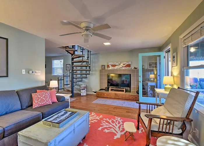 Classic Chesapeake Beachside Cottage W/ Porch!