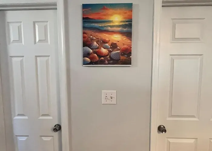 Ocean View Beach House, Sleeps 8 Coastal Luxe Seabreeze